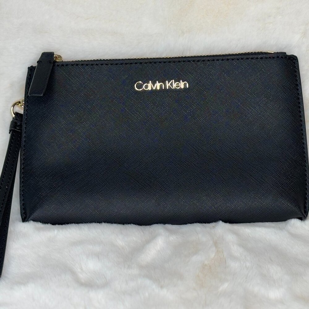 Calvin Klein Black Faux Saffiano Leather Zip Wristlet Clutch Wallet EUC